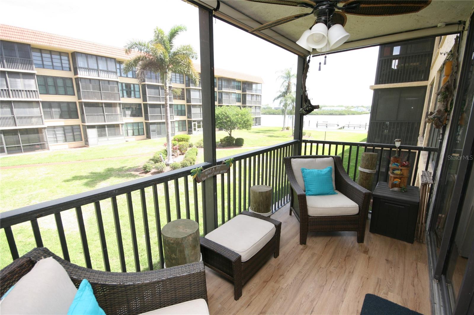 Image 34 of 82 For 19701 Gulf Boulevard 212