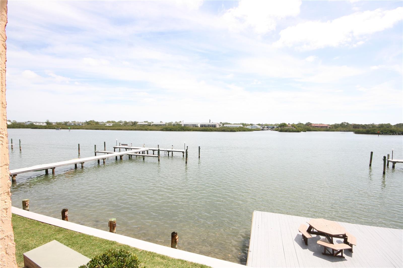 Image 41 of 82 For 19701 Gulf Boulevard 212