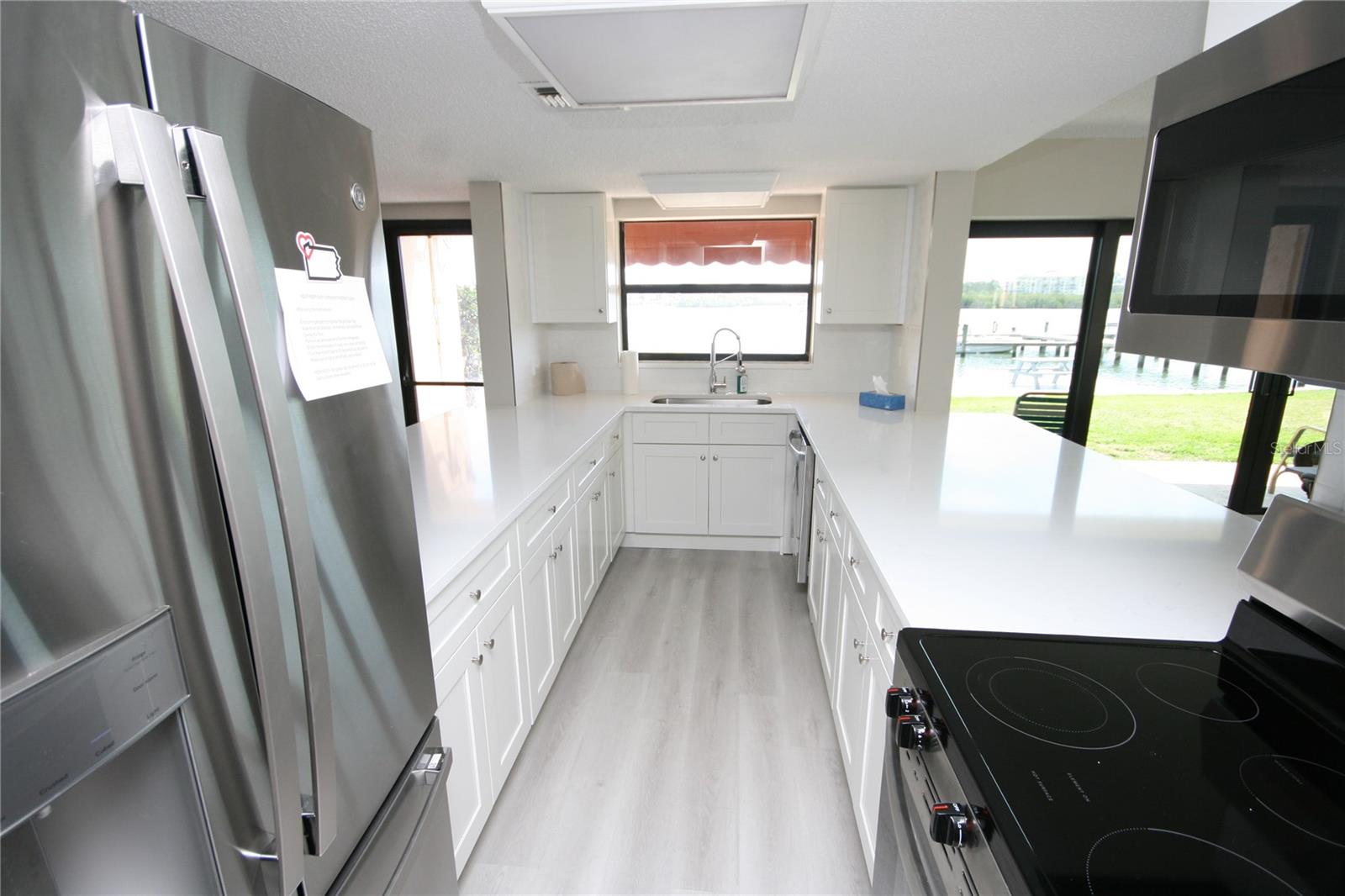 Image 50 of 82 For 19701 Gulf Boulevard 212