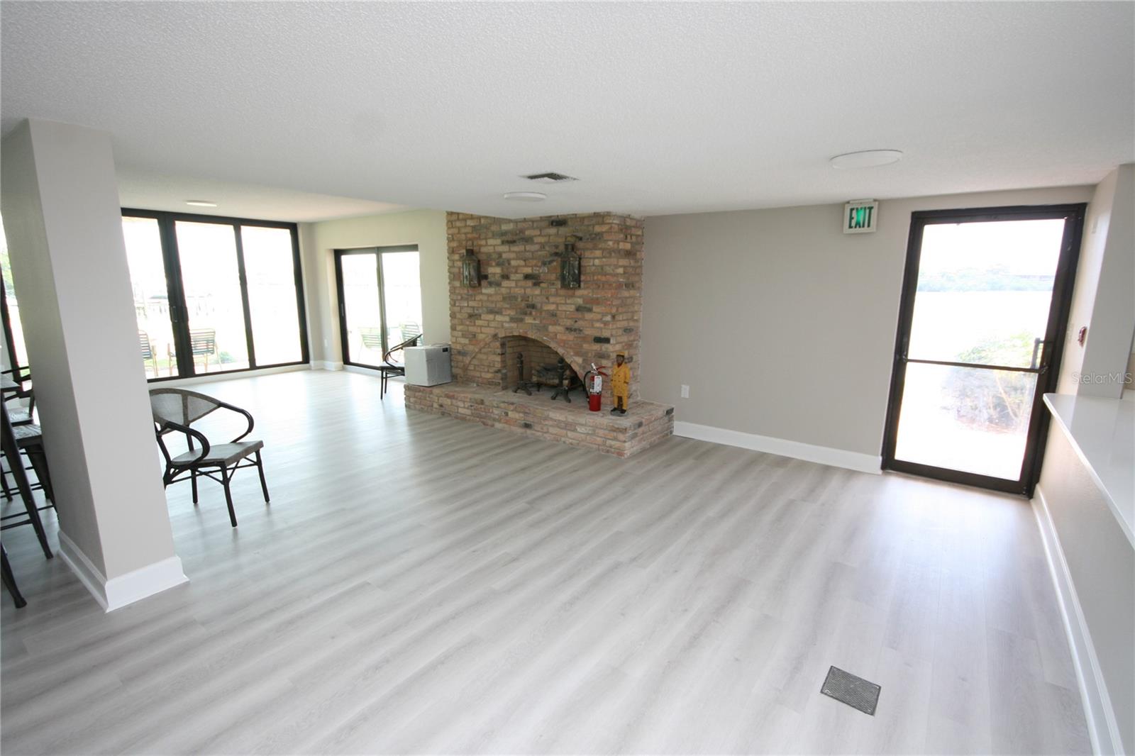 Image 51 of 82 For 19701 Gulf Boulevard 212