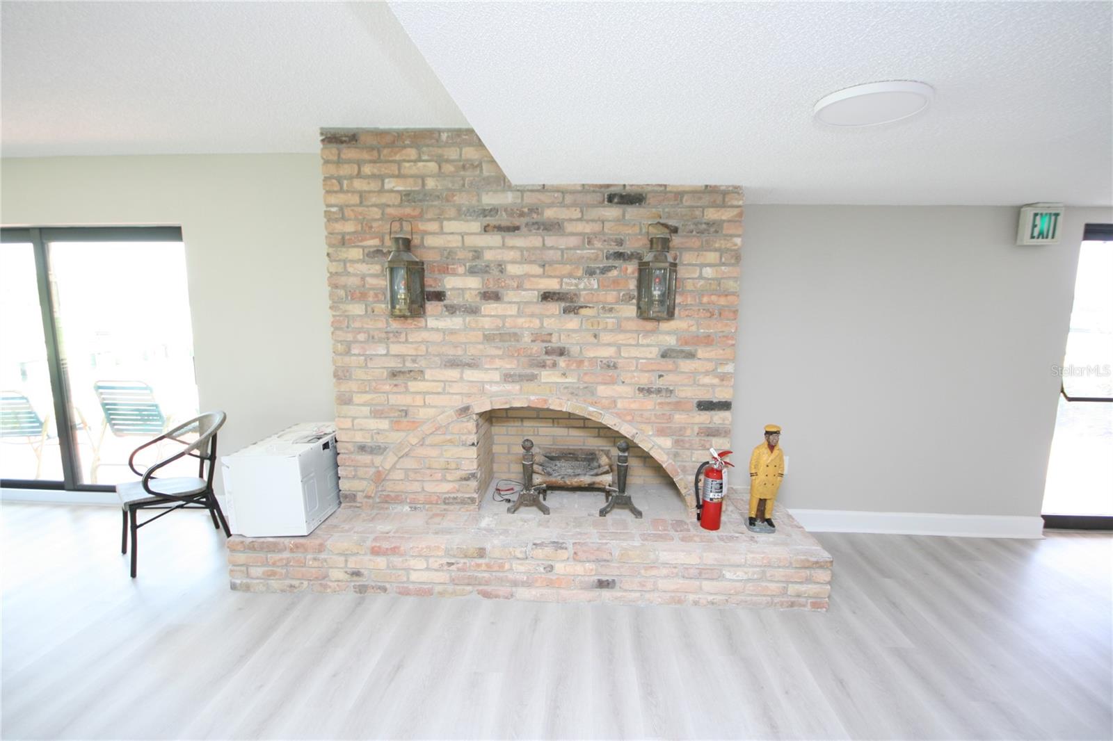 Image 52 of 82 For 19701 Gulf Boulevard 212