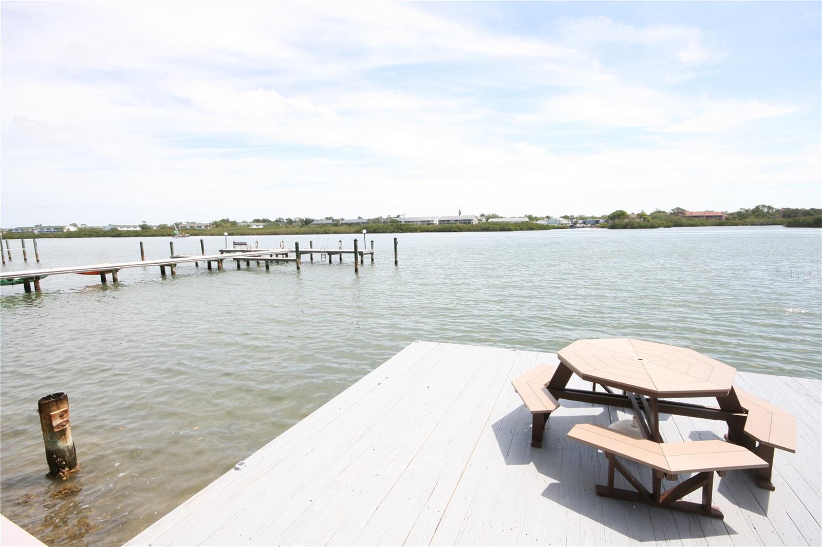 Image 57 of 82 For 19701 Gulf Boulevard 212