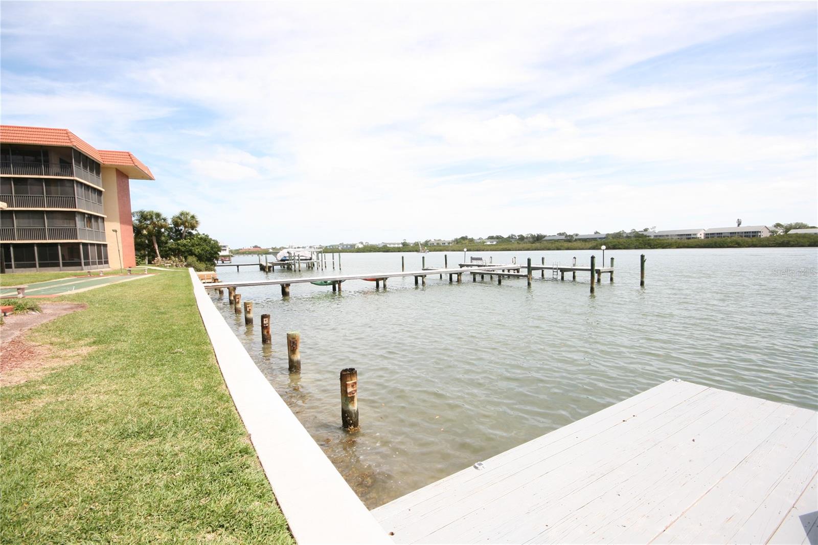 Image 58 of 82 For 19701 Gulf Boulevard 212