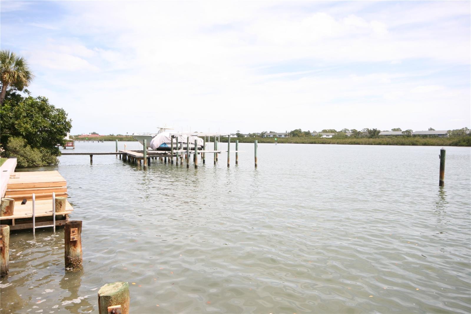 Image 59 of 82 For 19701 Gulf Boulevard 212