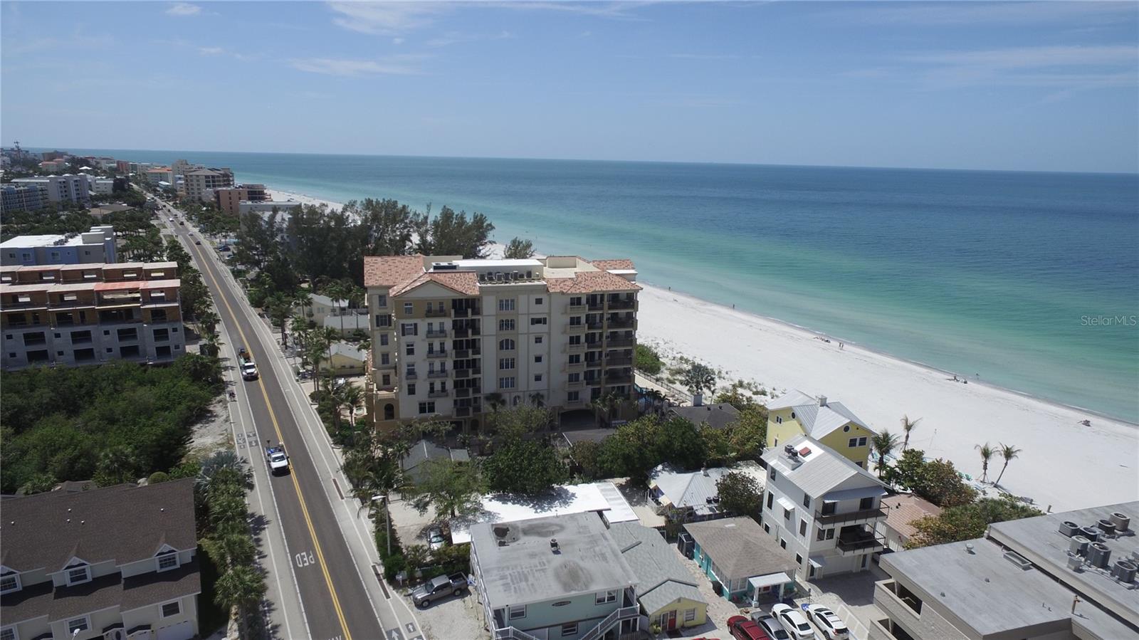 Image 6 of 82 For 19701 Gulf Boulevard 212