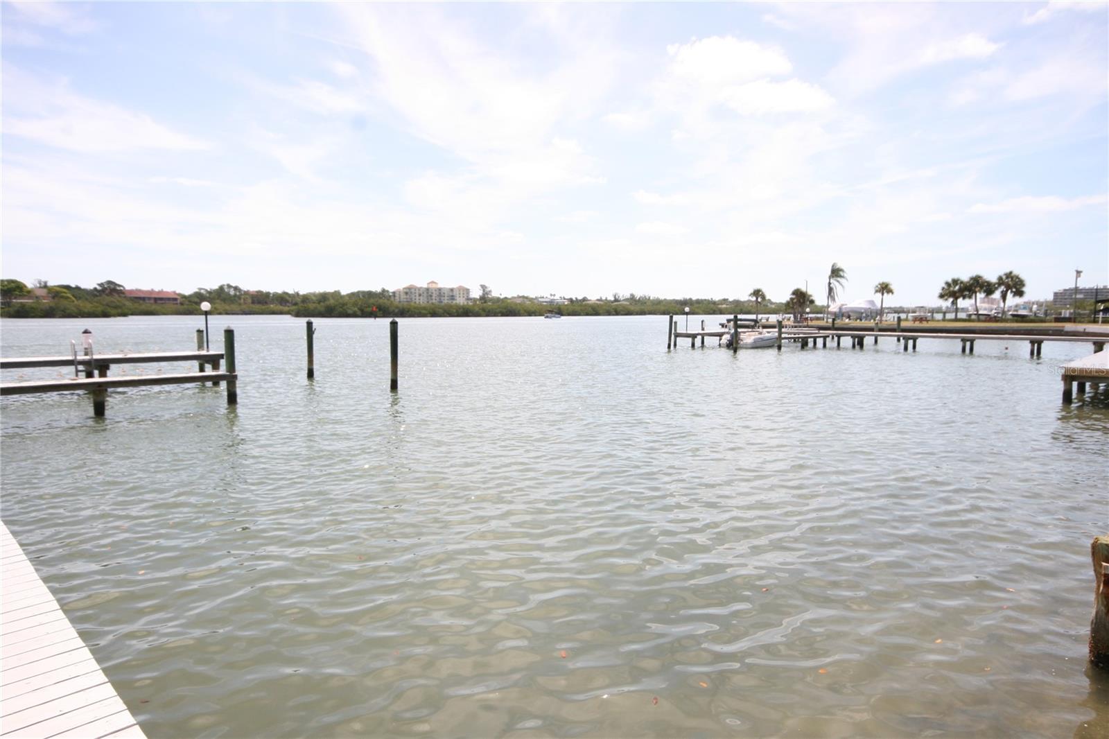 Image 62 of 82 For 19701 Gulf Boulevard 212