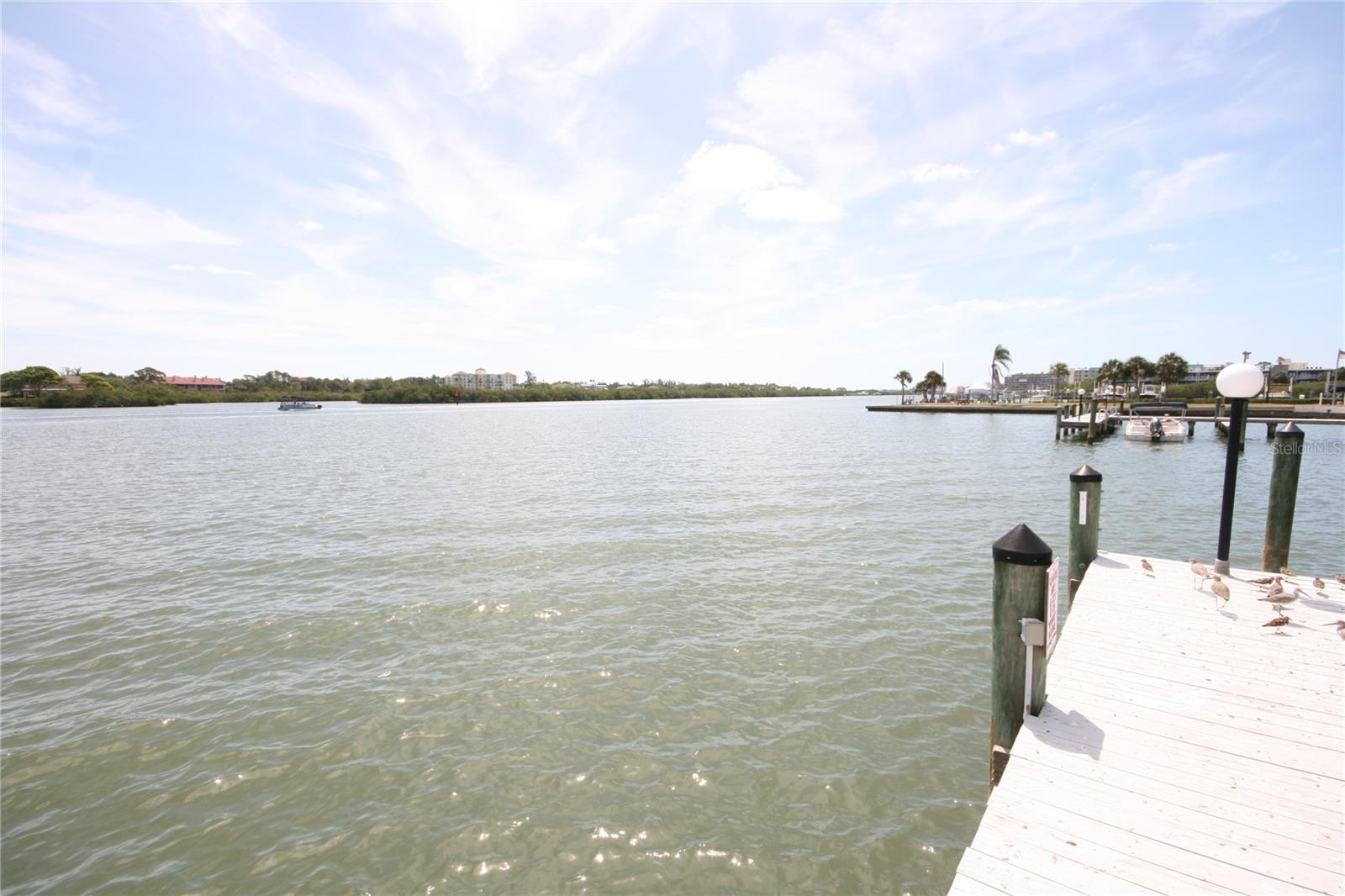 Image 64 of 82 For 19701 Gulf Boulevard 212