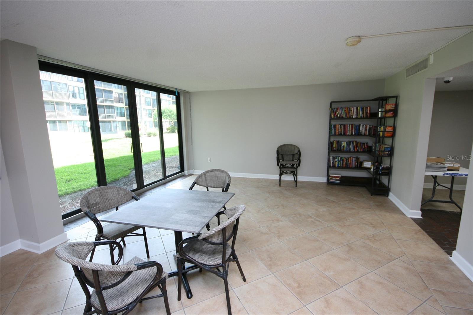 Image 77 of 82 For 19701 Gulf Boulevard 212