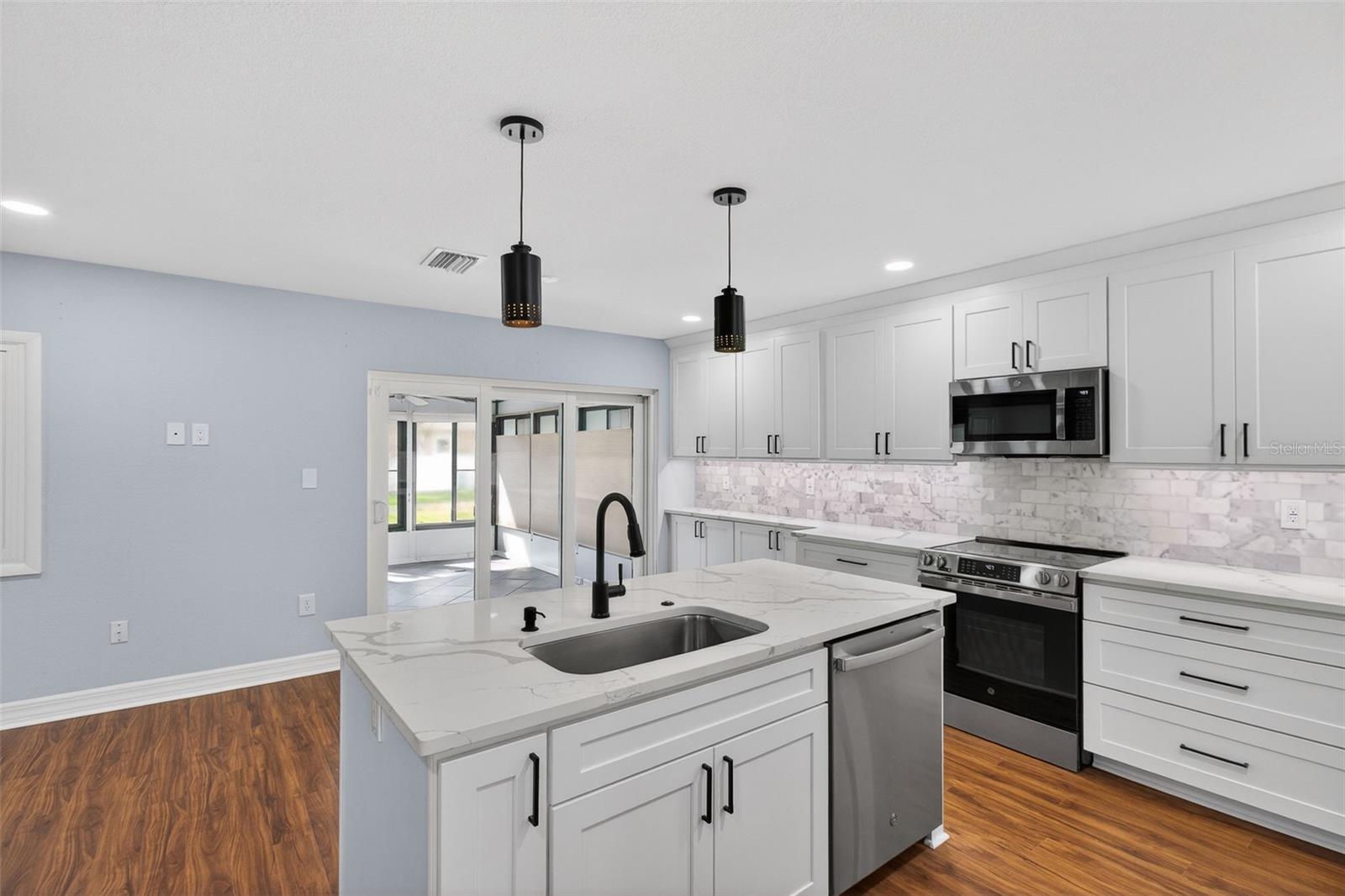 Image 13 of 42 For 6660 Cape Hatteras Way Ne 1