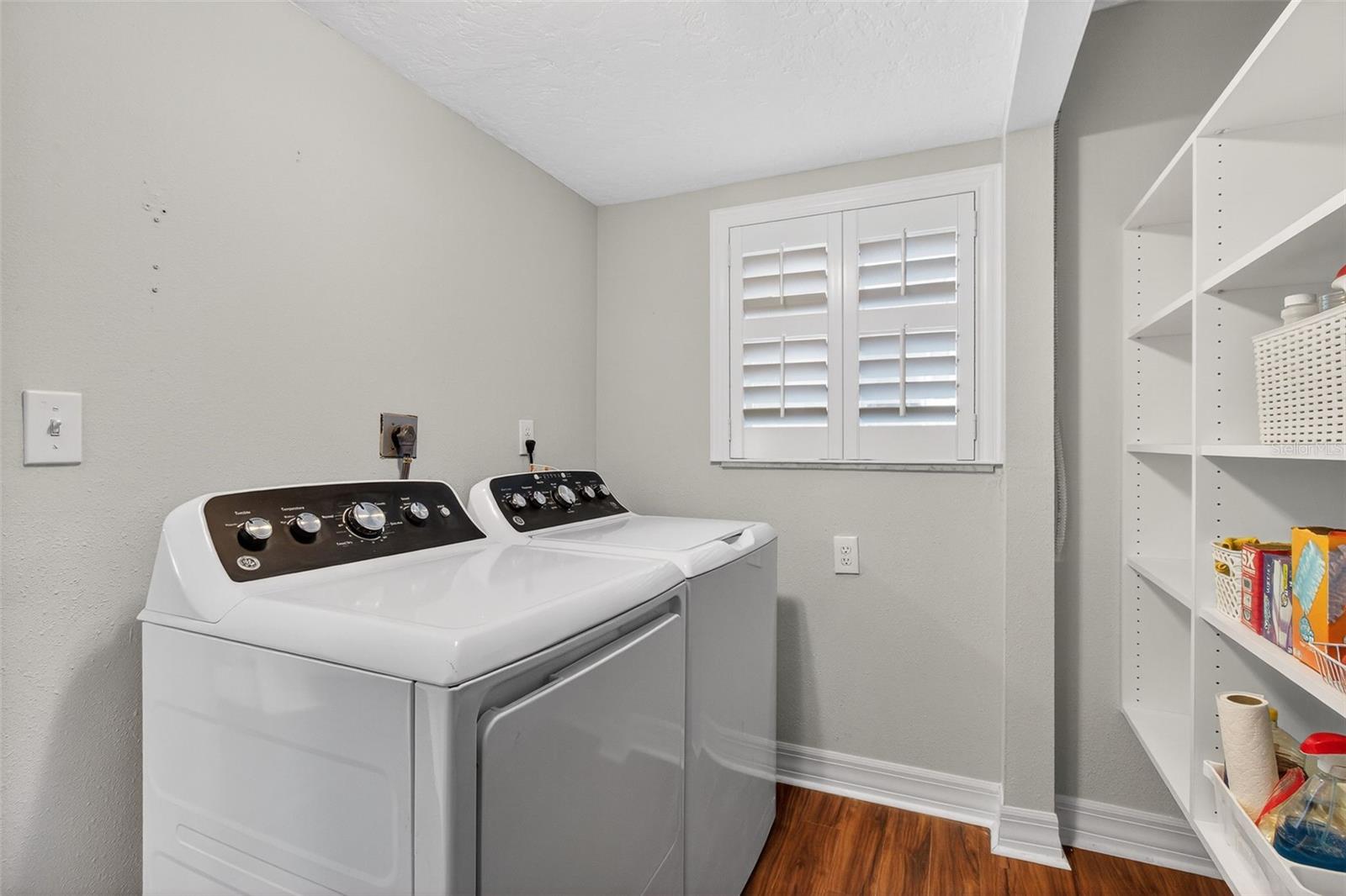 Image 17 of 42 For 6660 Cape Hatteras Way Ne 1