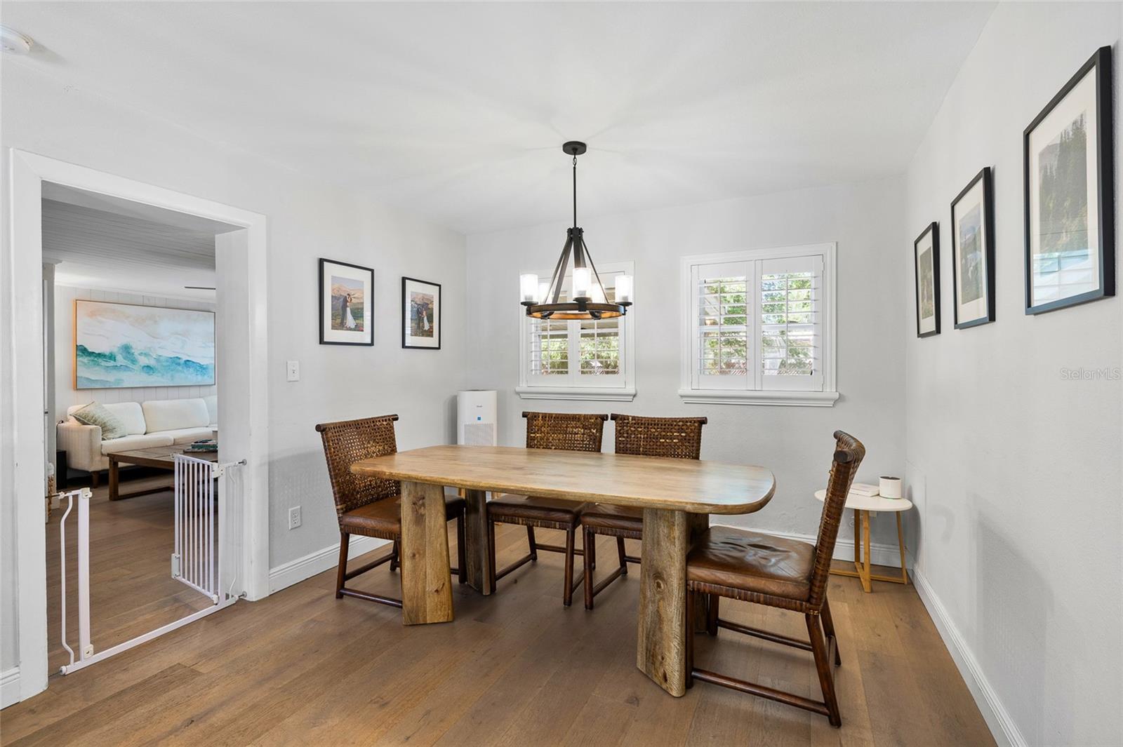 Listing photo id 9 for 4303 S Cameron Avenue