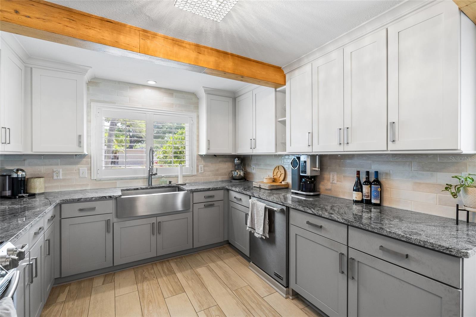 Listing photo id 13 for 4303 S Cameron Avenue