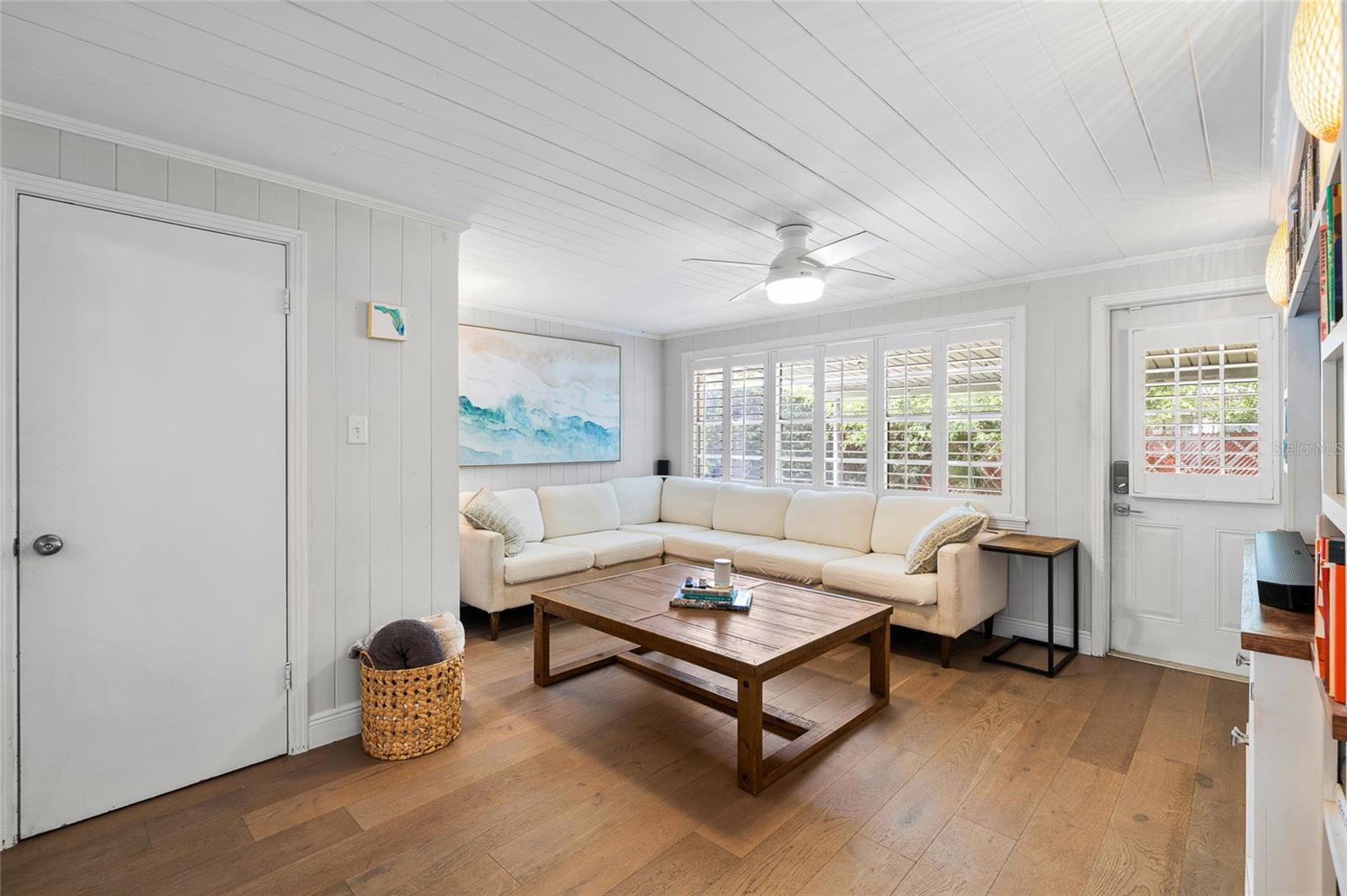 Listing photo id 19 for 4303 S Cameron Avenue