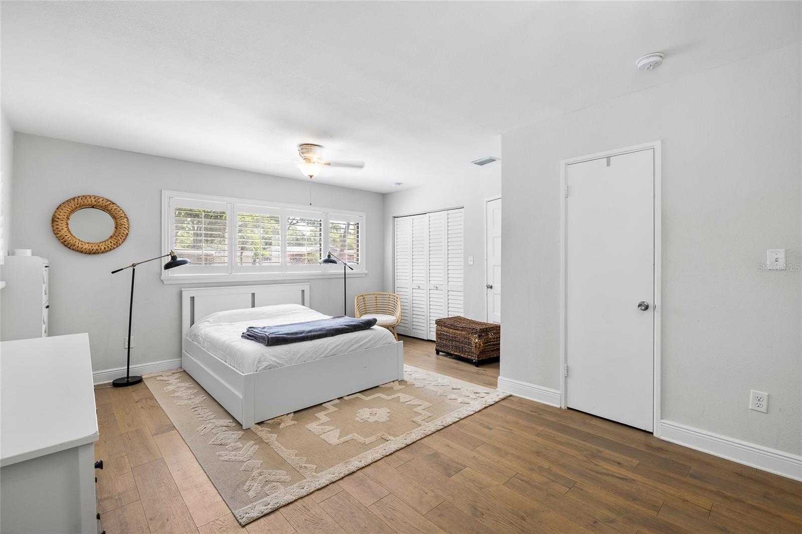 Listing photo id 21 for 4303 S Cameron Avenue