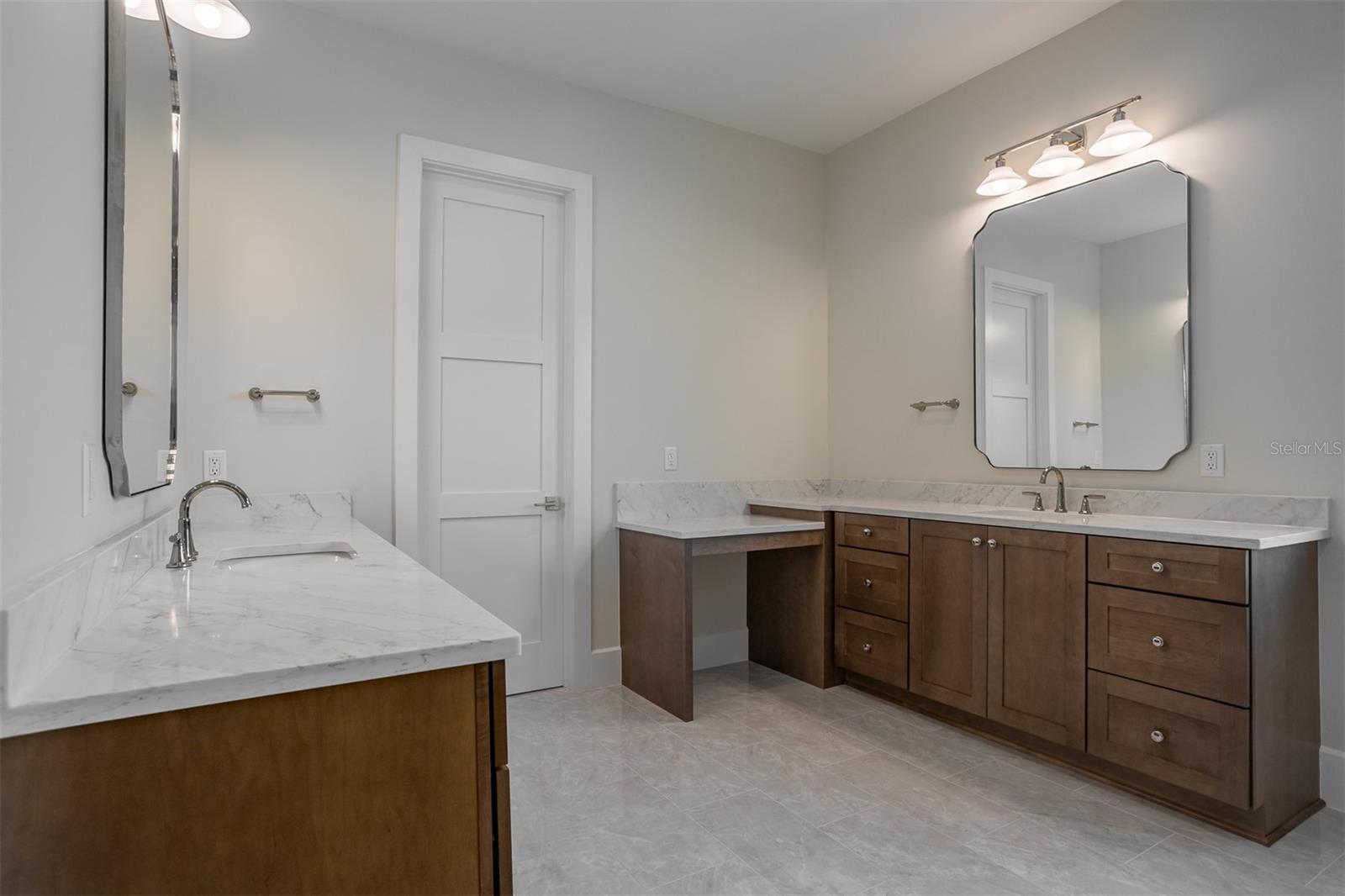 Image 23 of 68 For 4017 Palmira Avenue