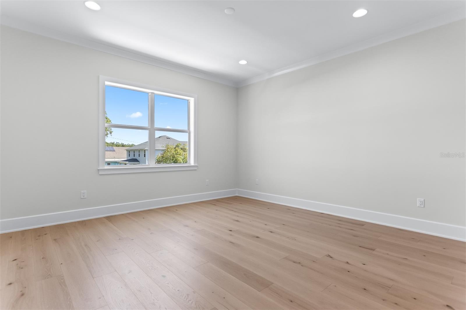 Image 33 of 68 For 4017 Palmira Avenue