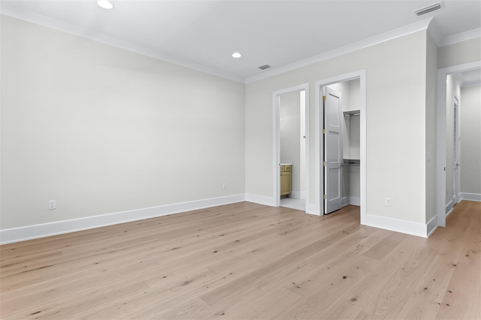 Image 34 of 68 For 4017 Palmira Avenue