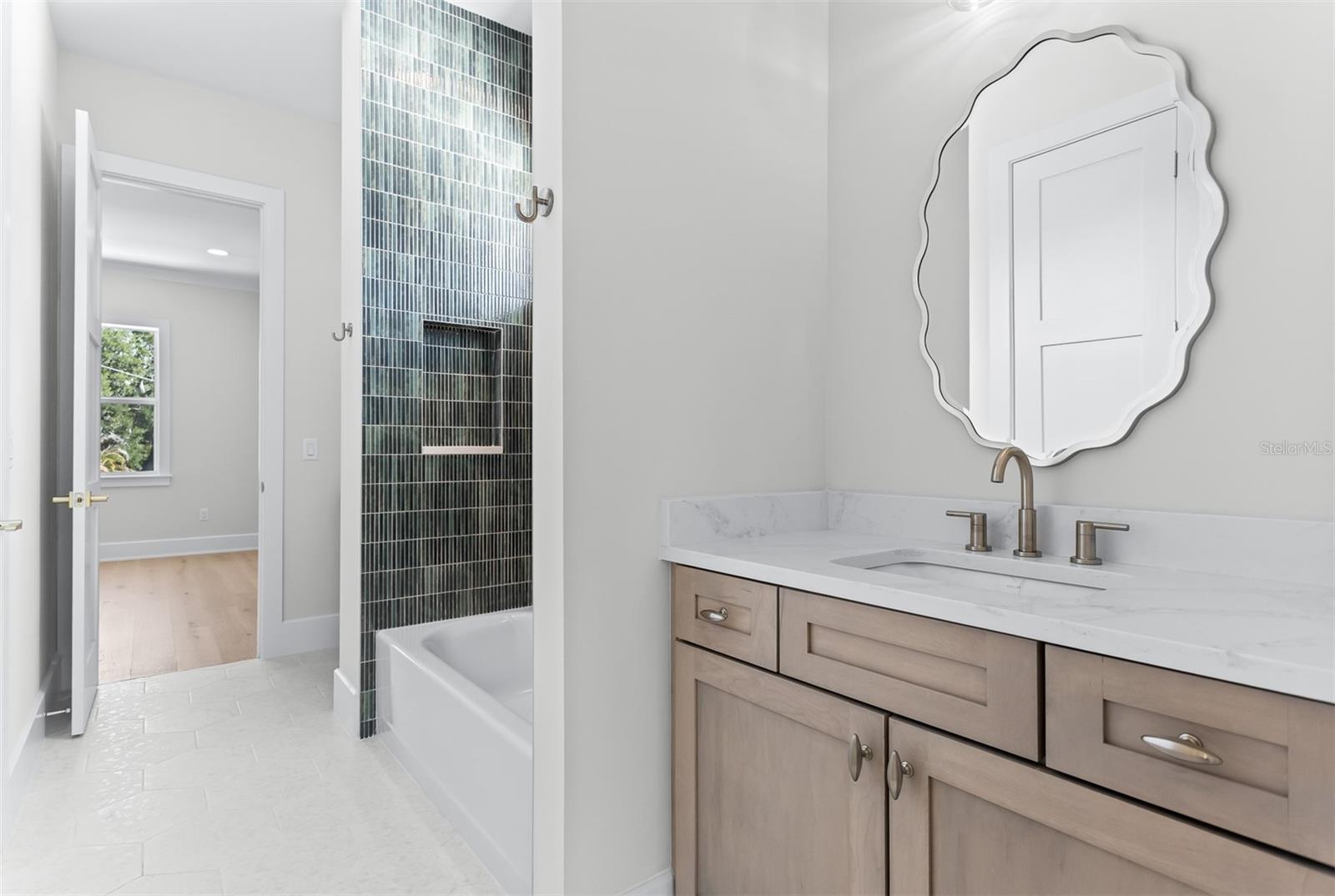 Image 37 of 68 For 4017 Palmira Avenue