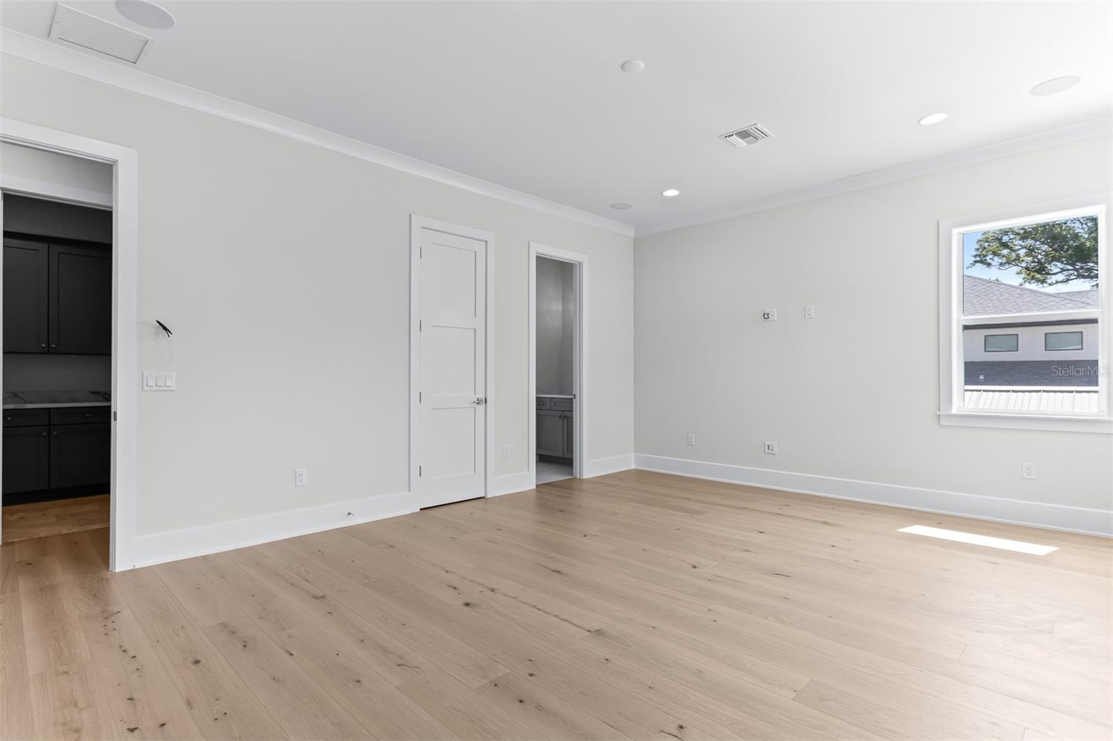 Image 38 of 68 For 4017 Palmira Avenue