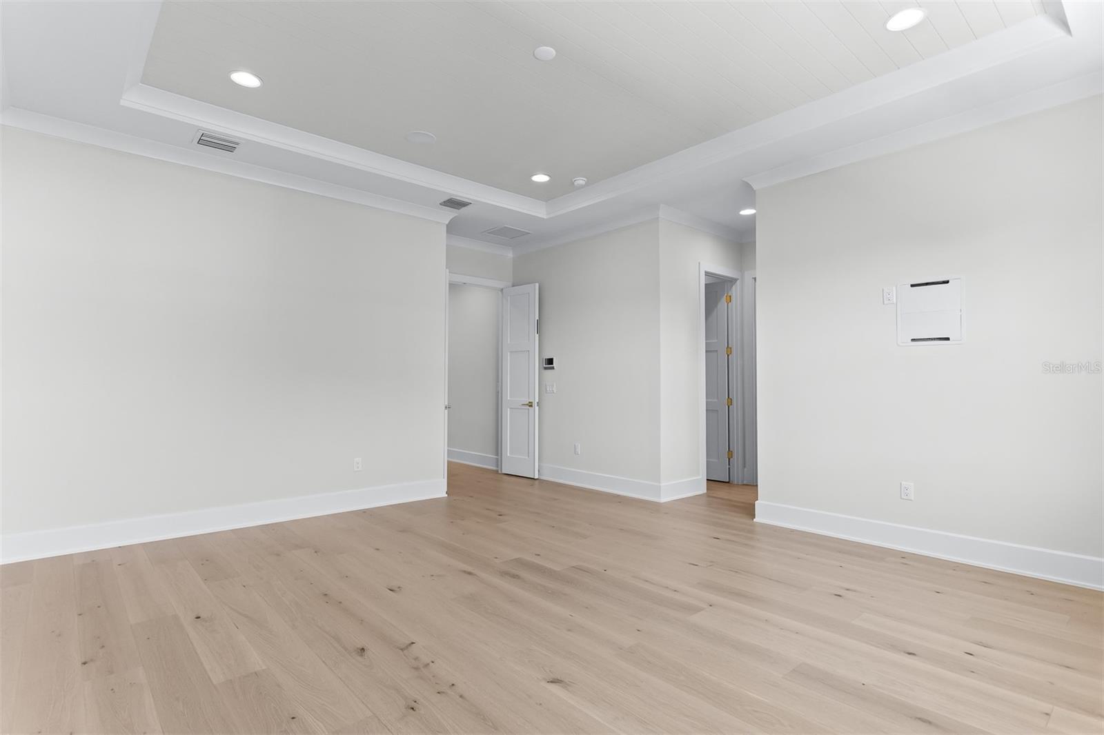 Image 40 of 68 For 4017 Palmira Avenue