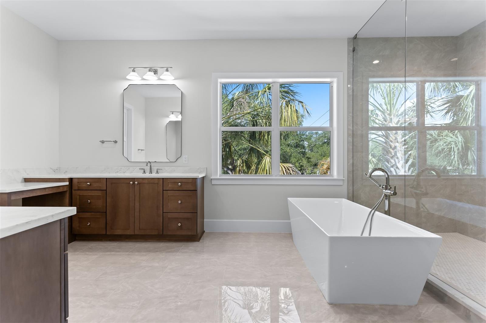 Image 41 of 68 For 4017 Palmira Avenue