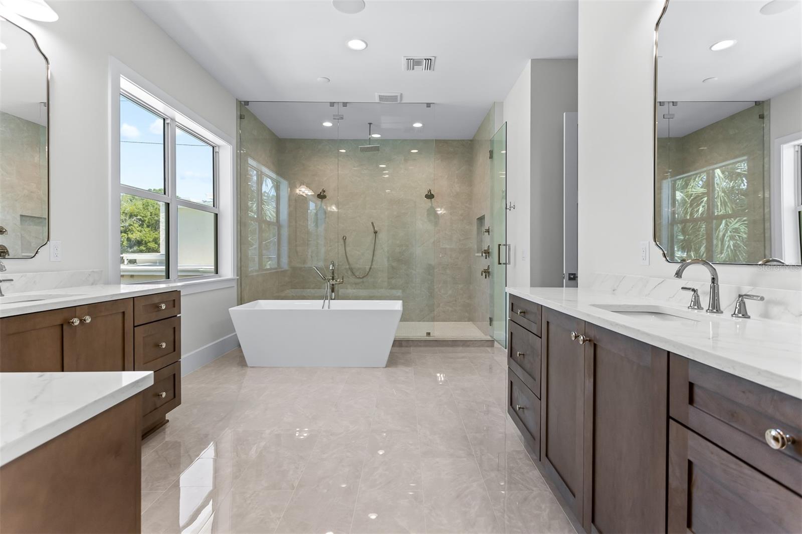 Image 42 of 68 For 4017 Palmira Avenue