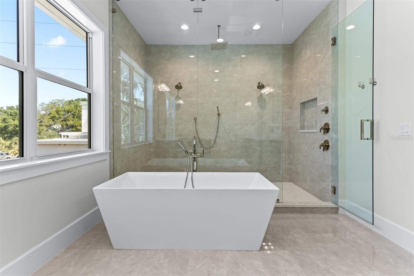 Image 43 of 68 For 4017 Palmira Avenue