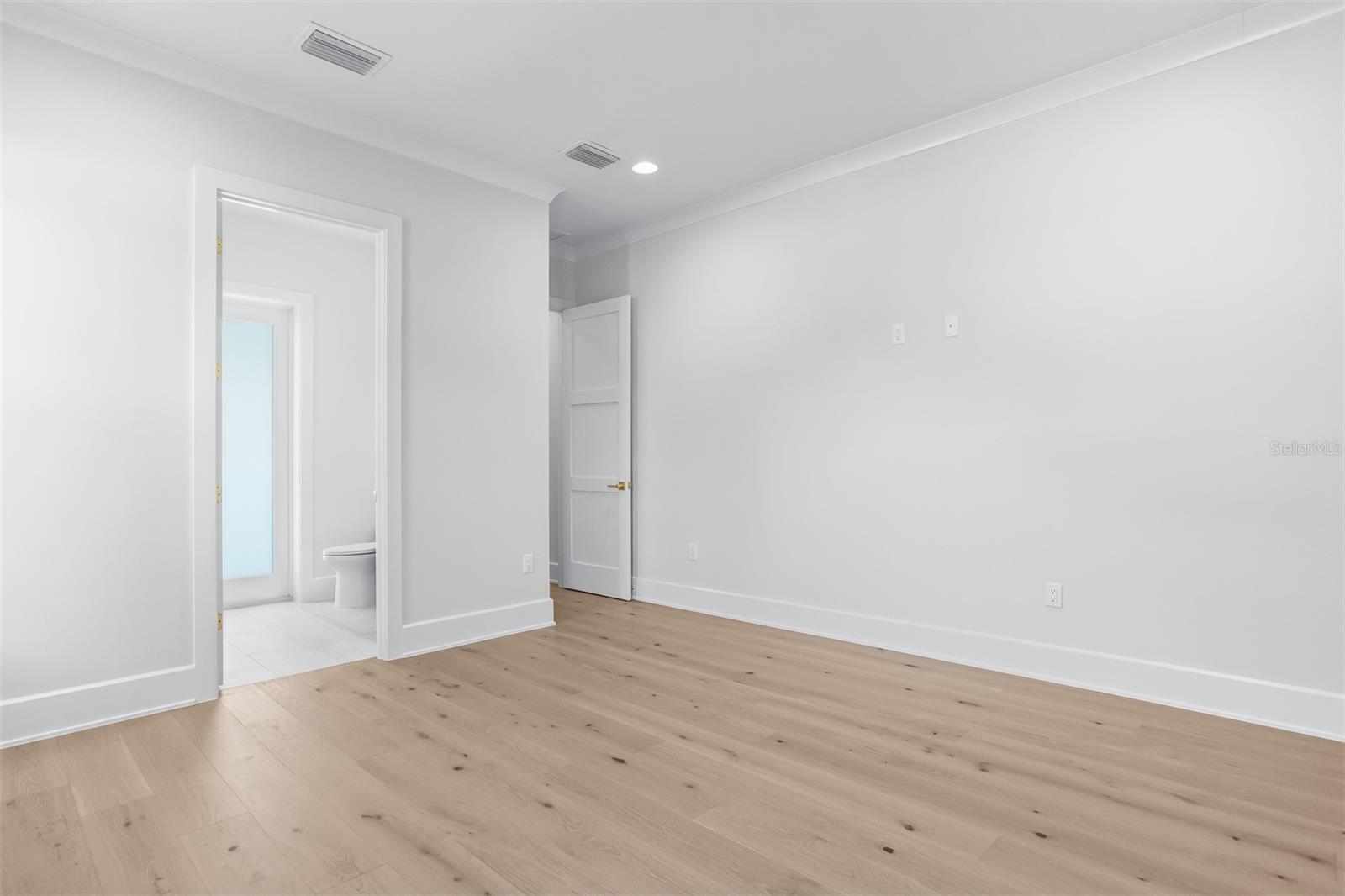 Image 49 of 68 For 4017 Palmira Avenue
