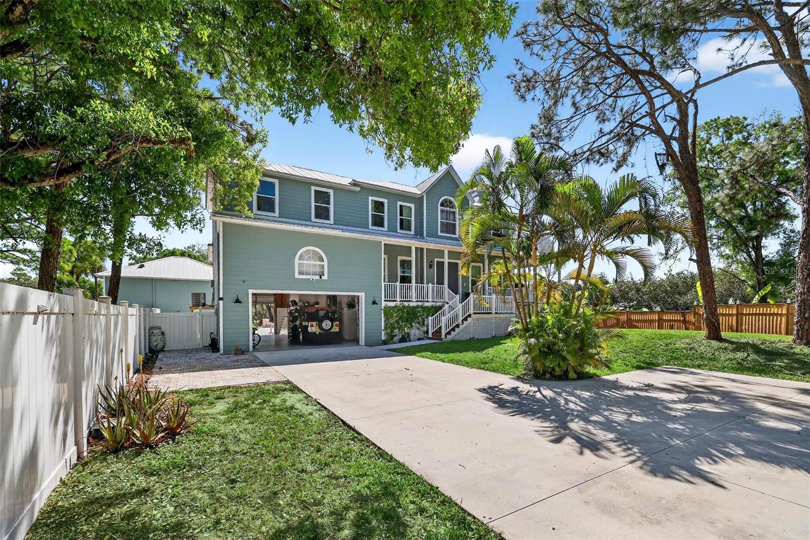 Image 5 of 83 For 4433 Sweetwater Drive