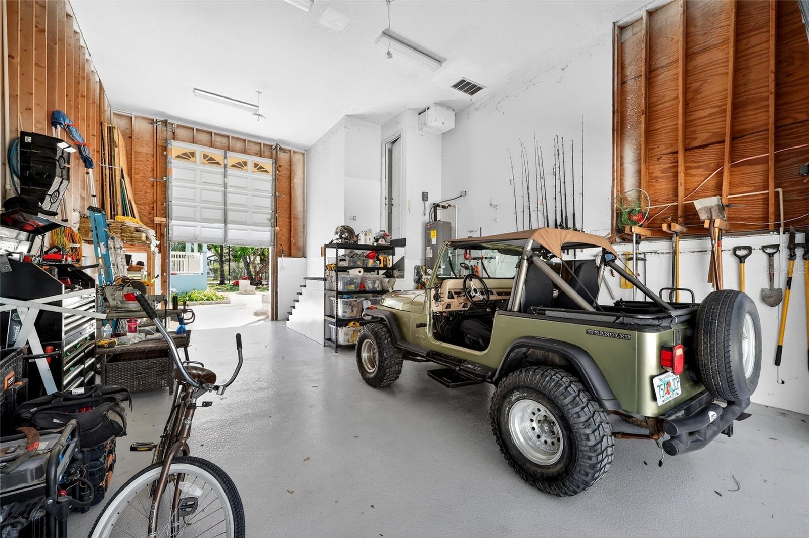 Image 7 of 83 For 4433 Sweetwater Drive