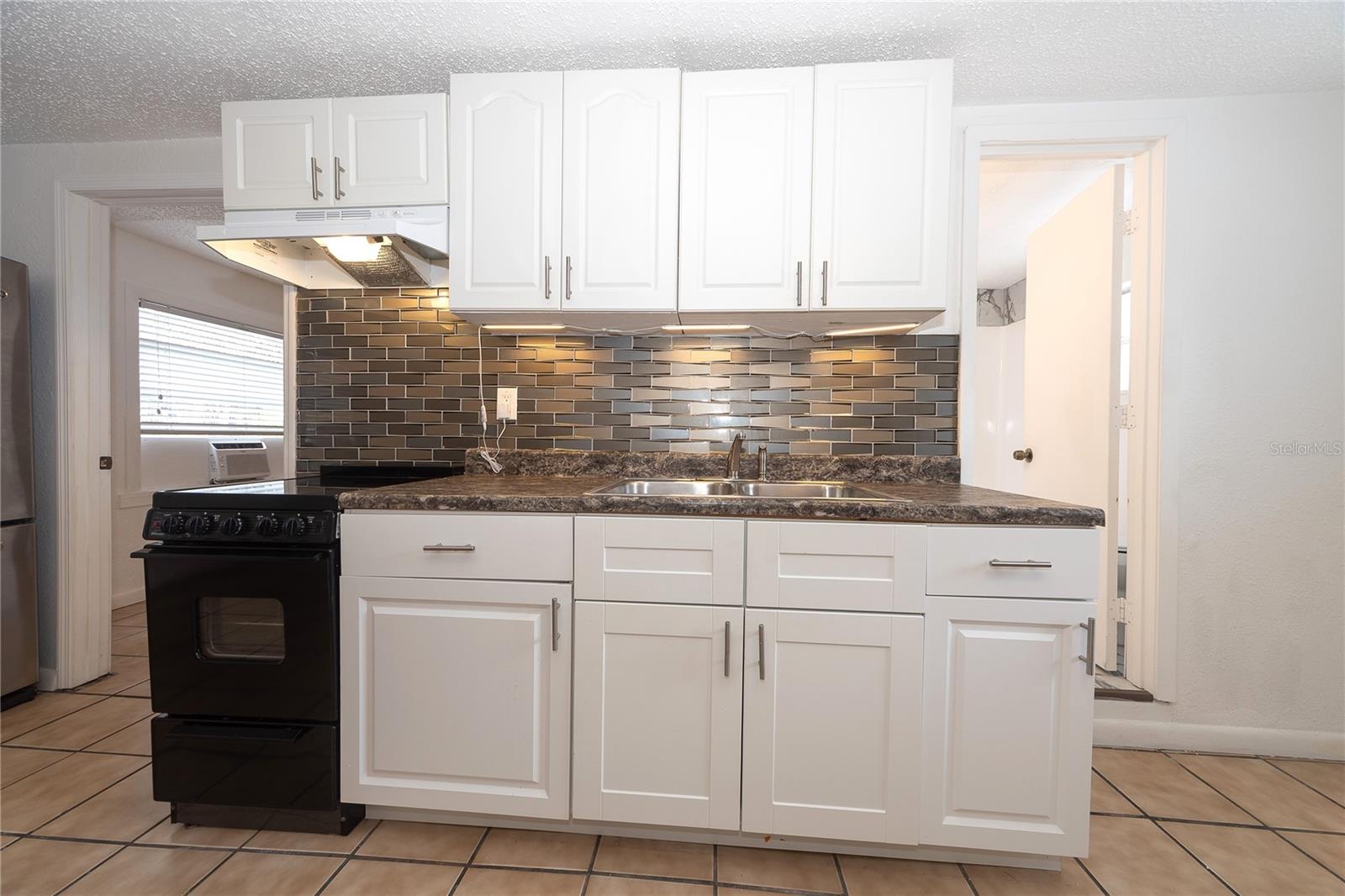 Image 2 of 13 For 620 25th Street W