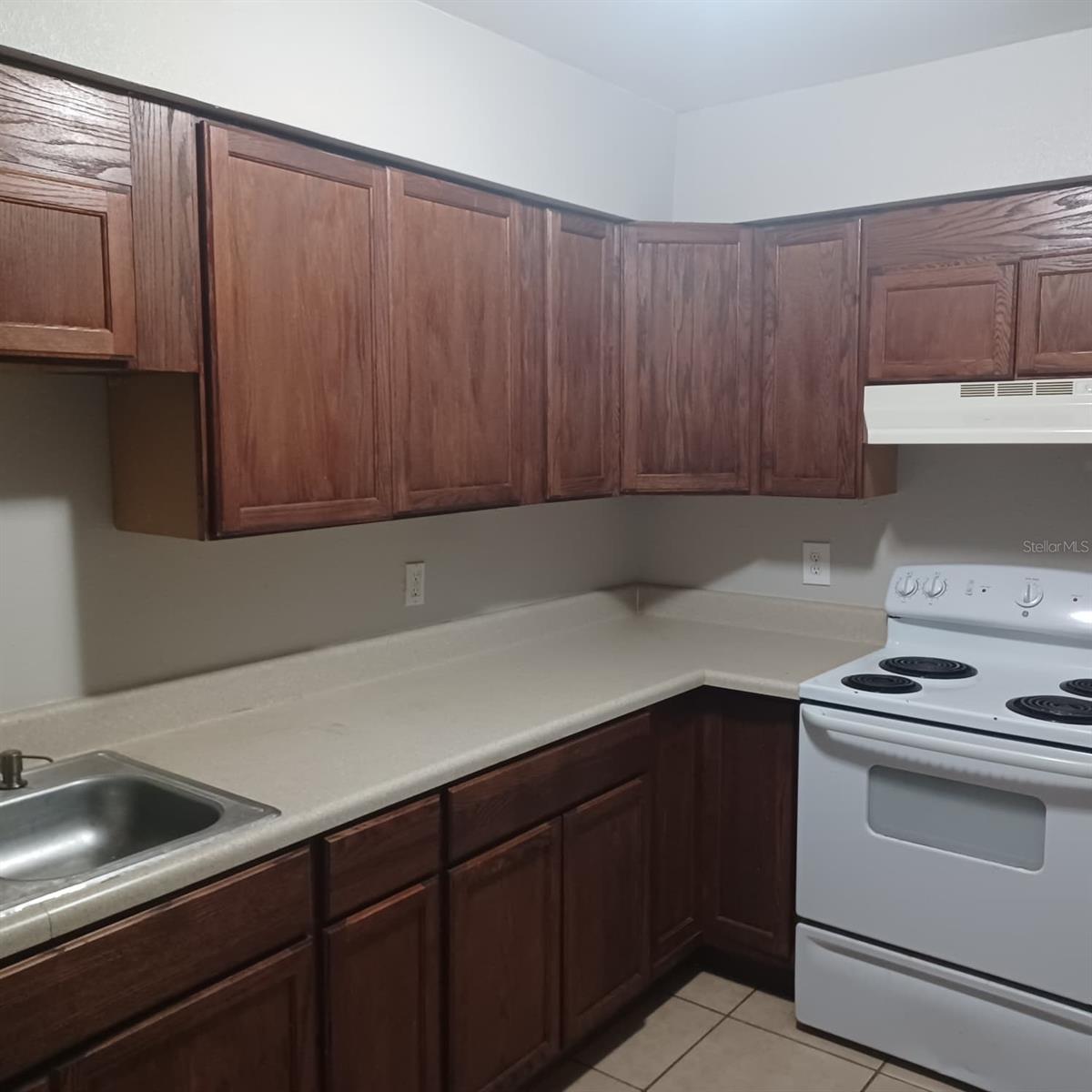 Image 3 of 5 For 2704 25th Avenue B