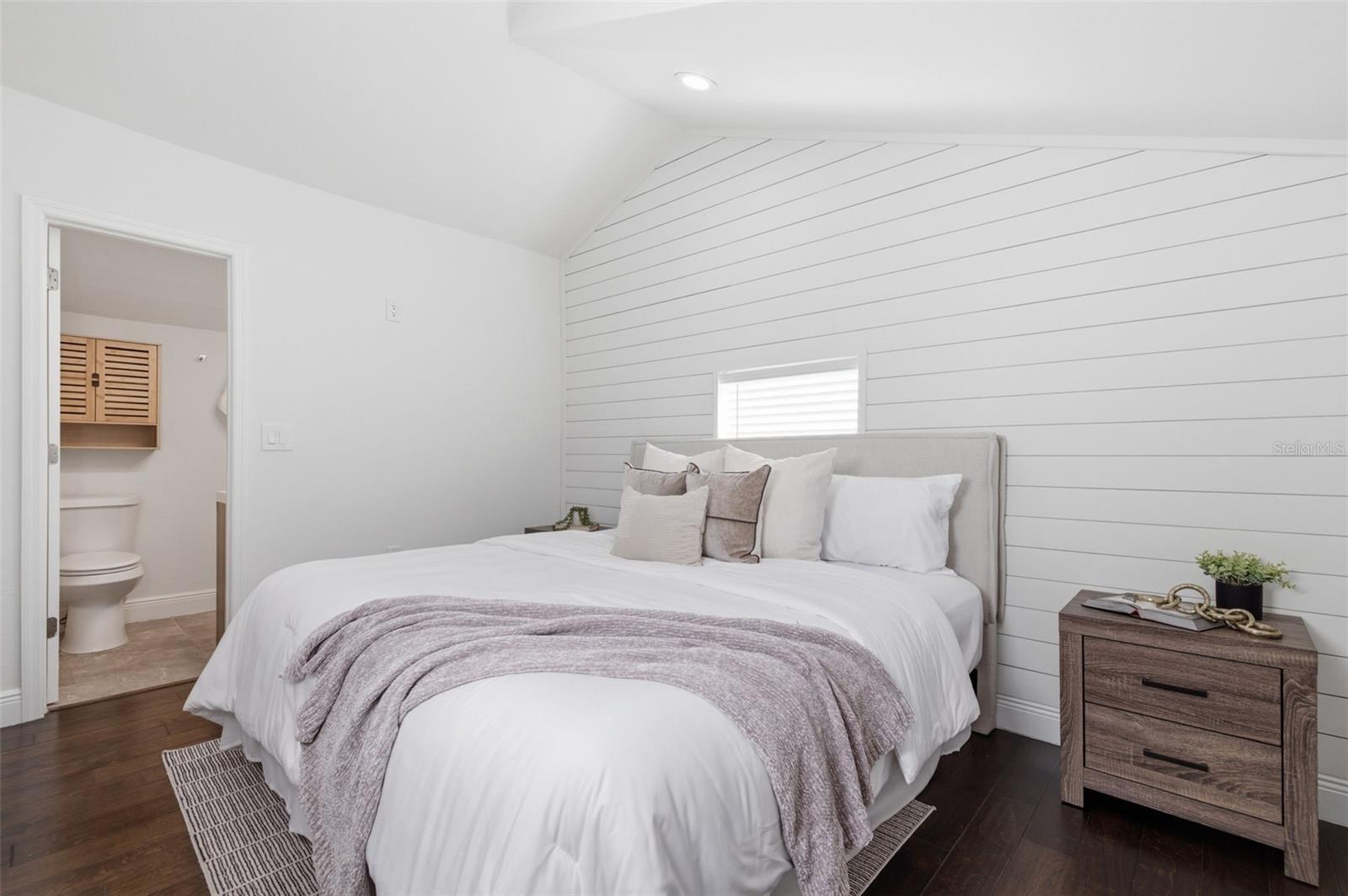 Image 31 of 57 For 3136 10th Avenue N