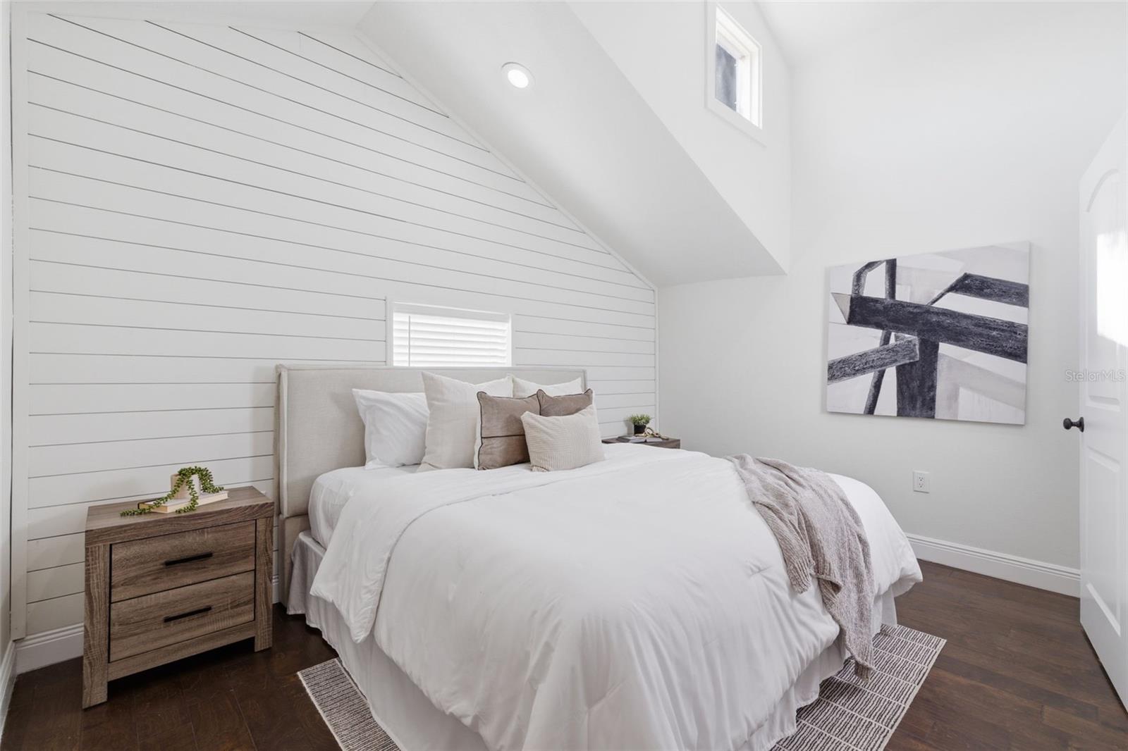 Image 32 of 57 For 3136 10th Avenue N