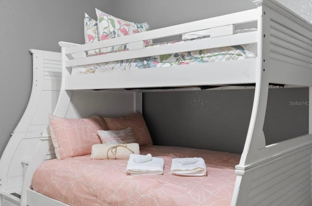 Image 11 of 27 For 2324 Palmetto Street