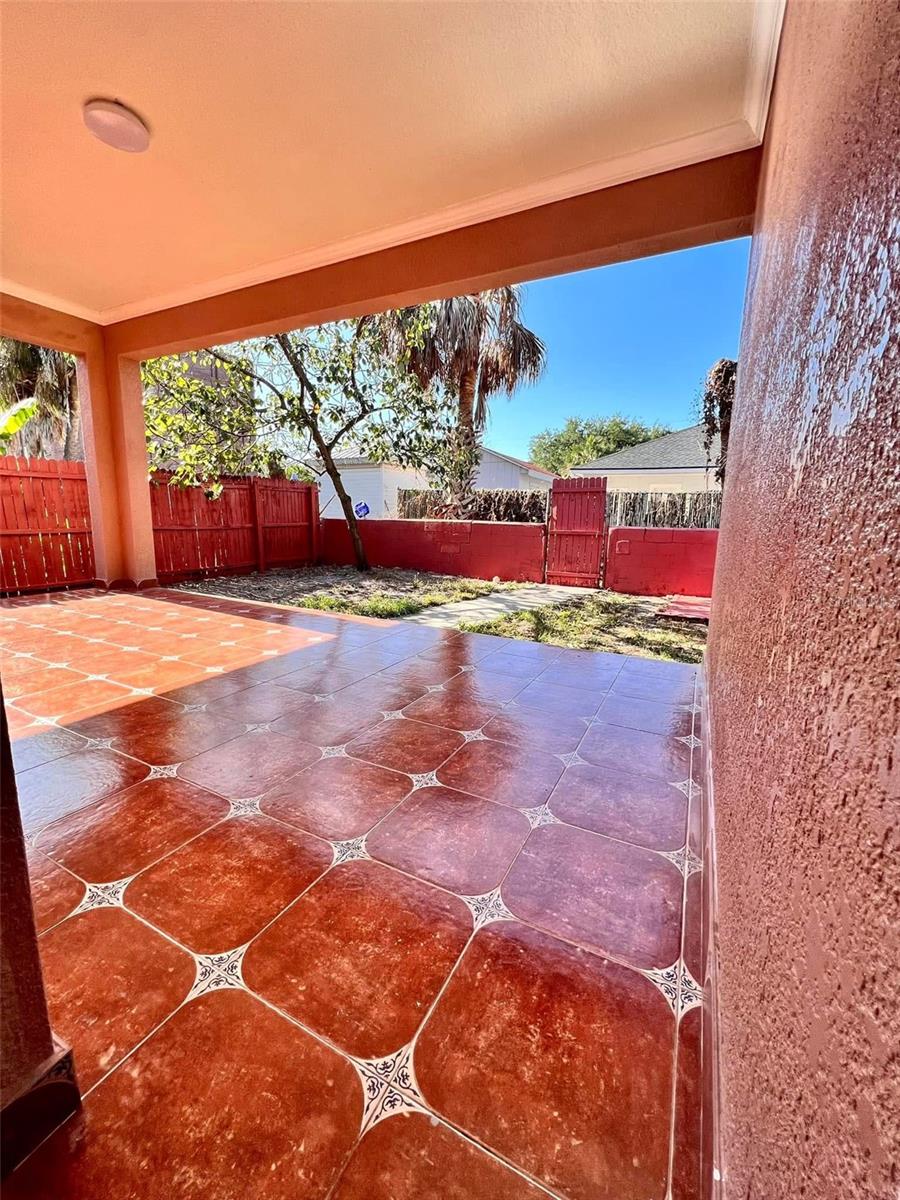 Image 16 of 27 For 2324 Palmetto Street