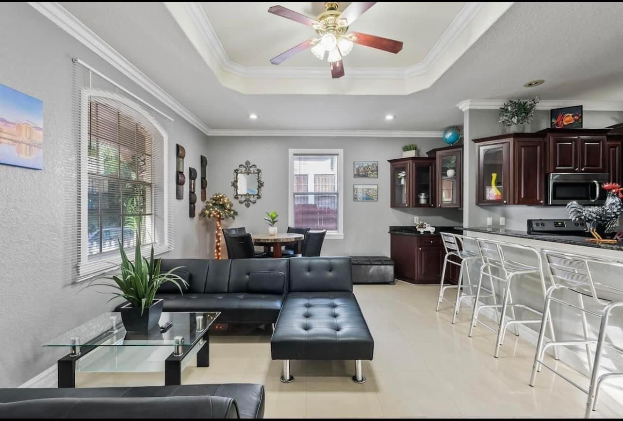 Image 4 of 27 For 2324 Palmetto Street