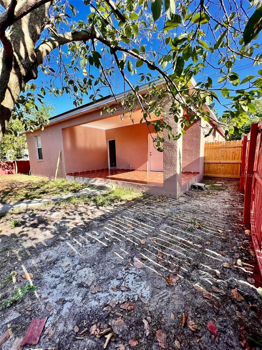 Image 6 of 27 For 2324 Palmetto Street