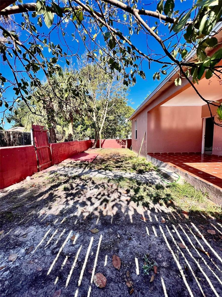 Image 9 of 27 For 2324 Palmetto Street