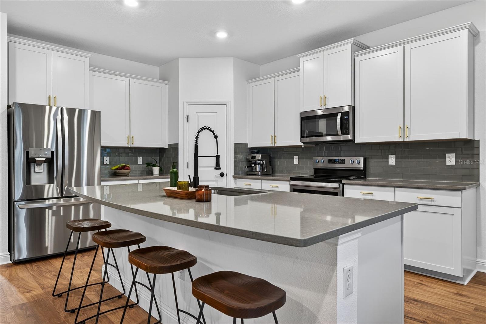 Image 13 of 39 For 10913 Honor Road