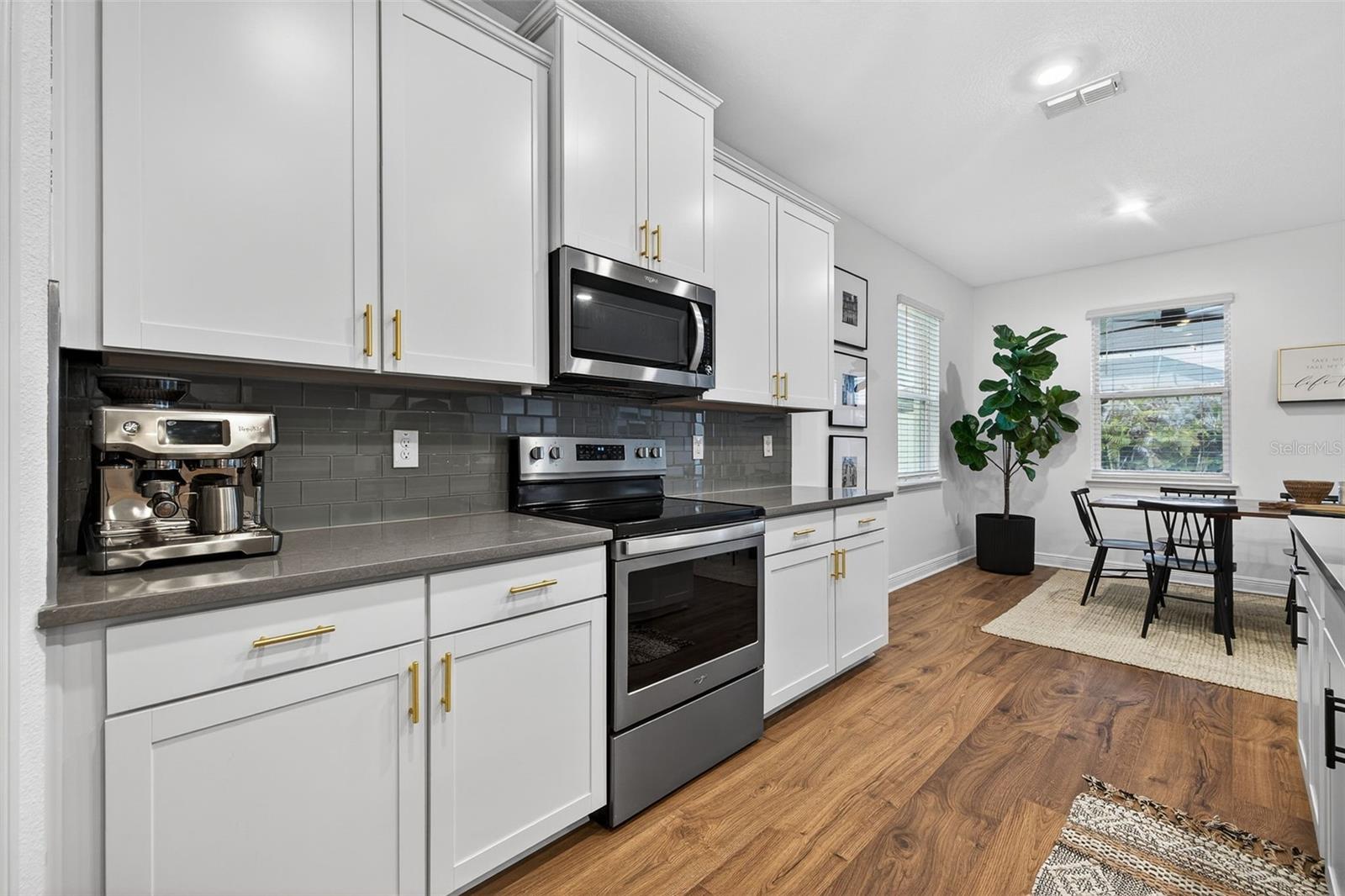 Image 14 of 39 For 10913 Honor Road