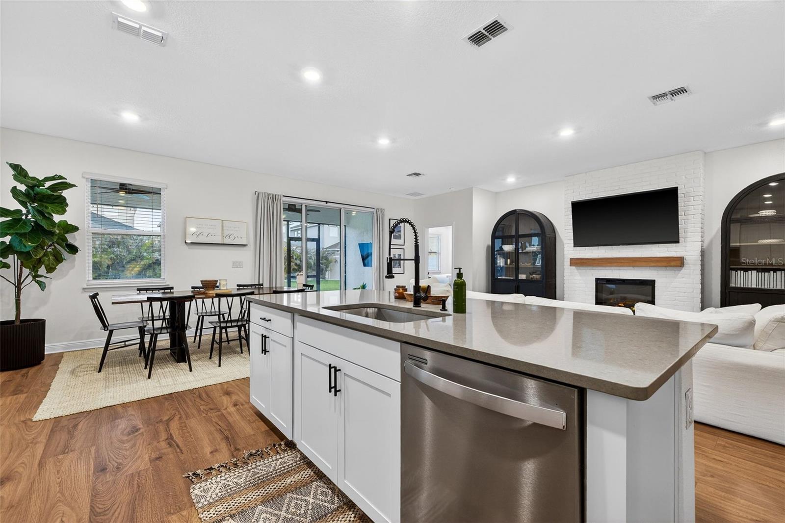 Image 15 of 39 For 10913 Honor Road