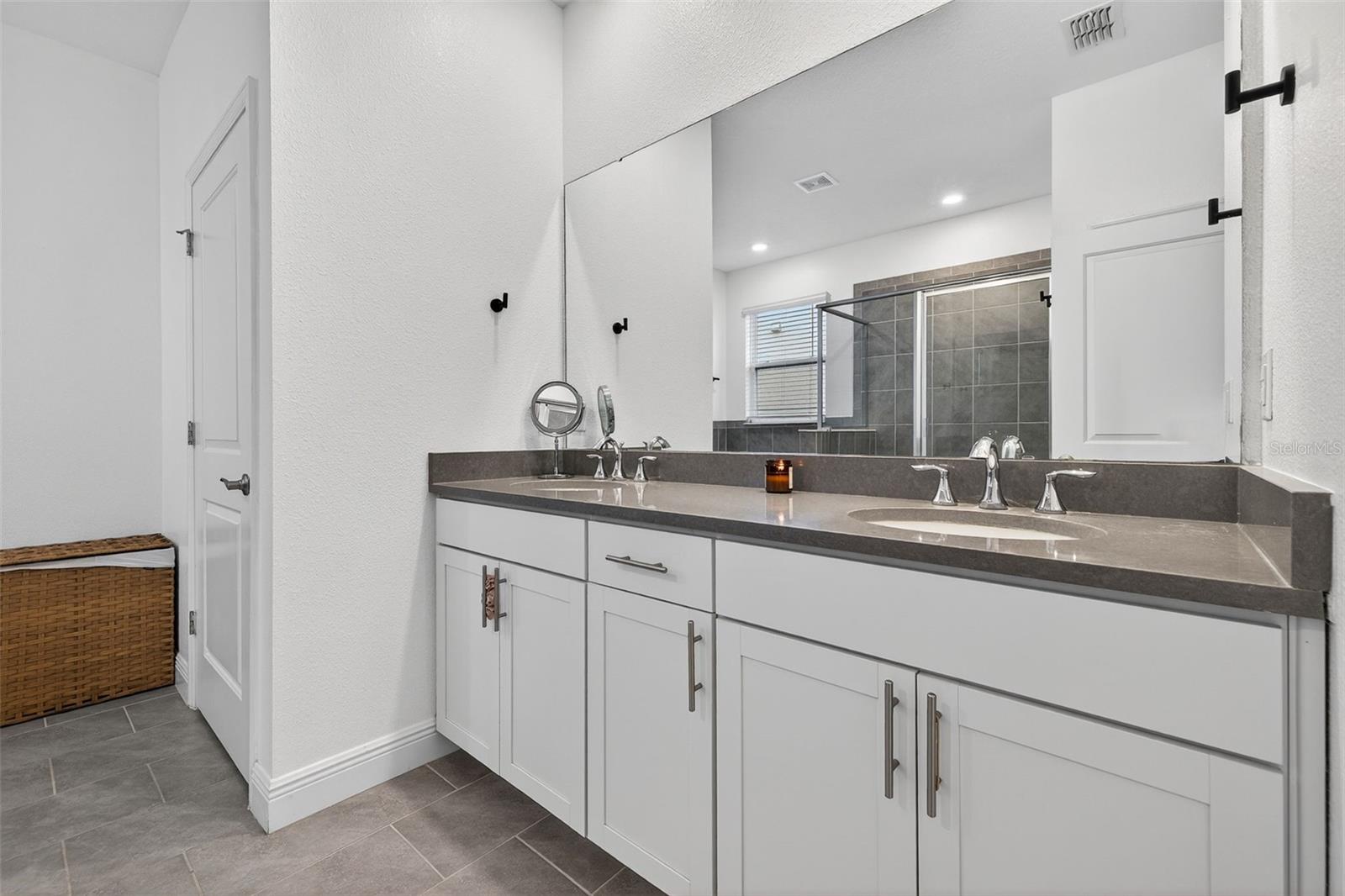 Image 22 of 39 For 10913 Honor Road