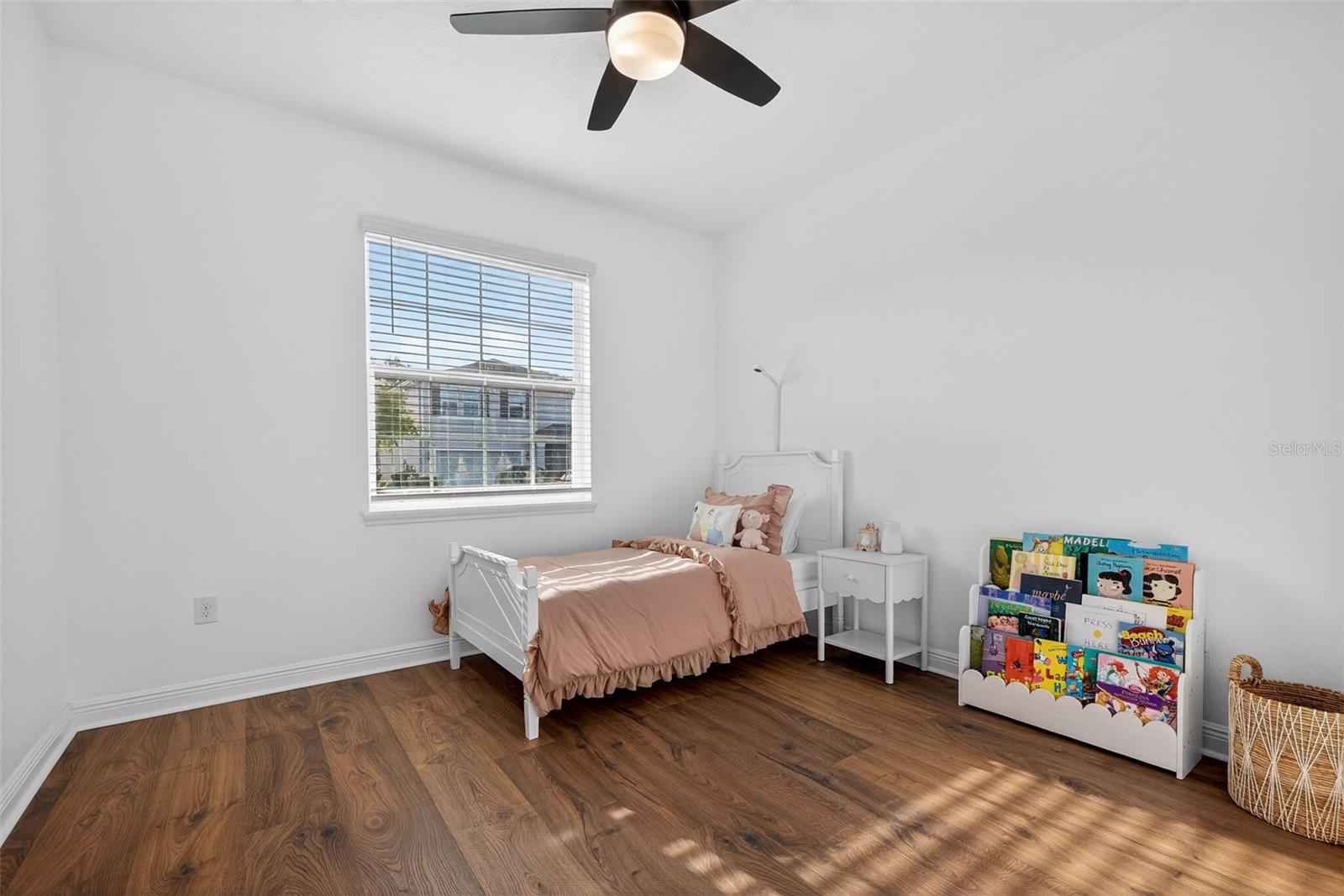 Image 25 of 39 For 10913 Honor Road