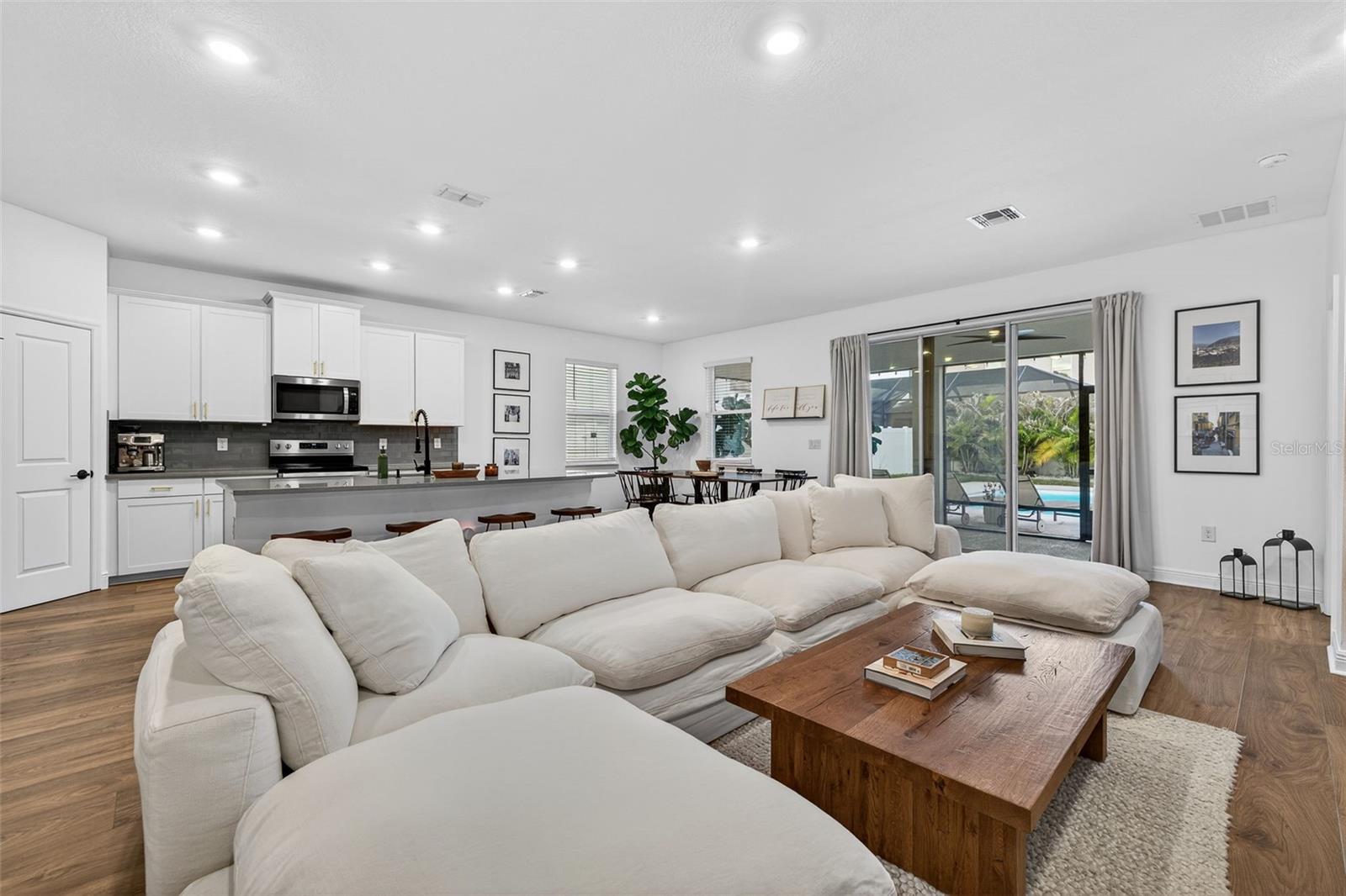 Image 7 of 39 For 10913 Honor Road