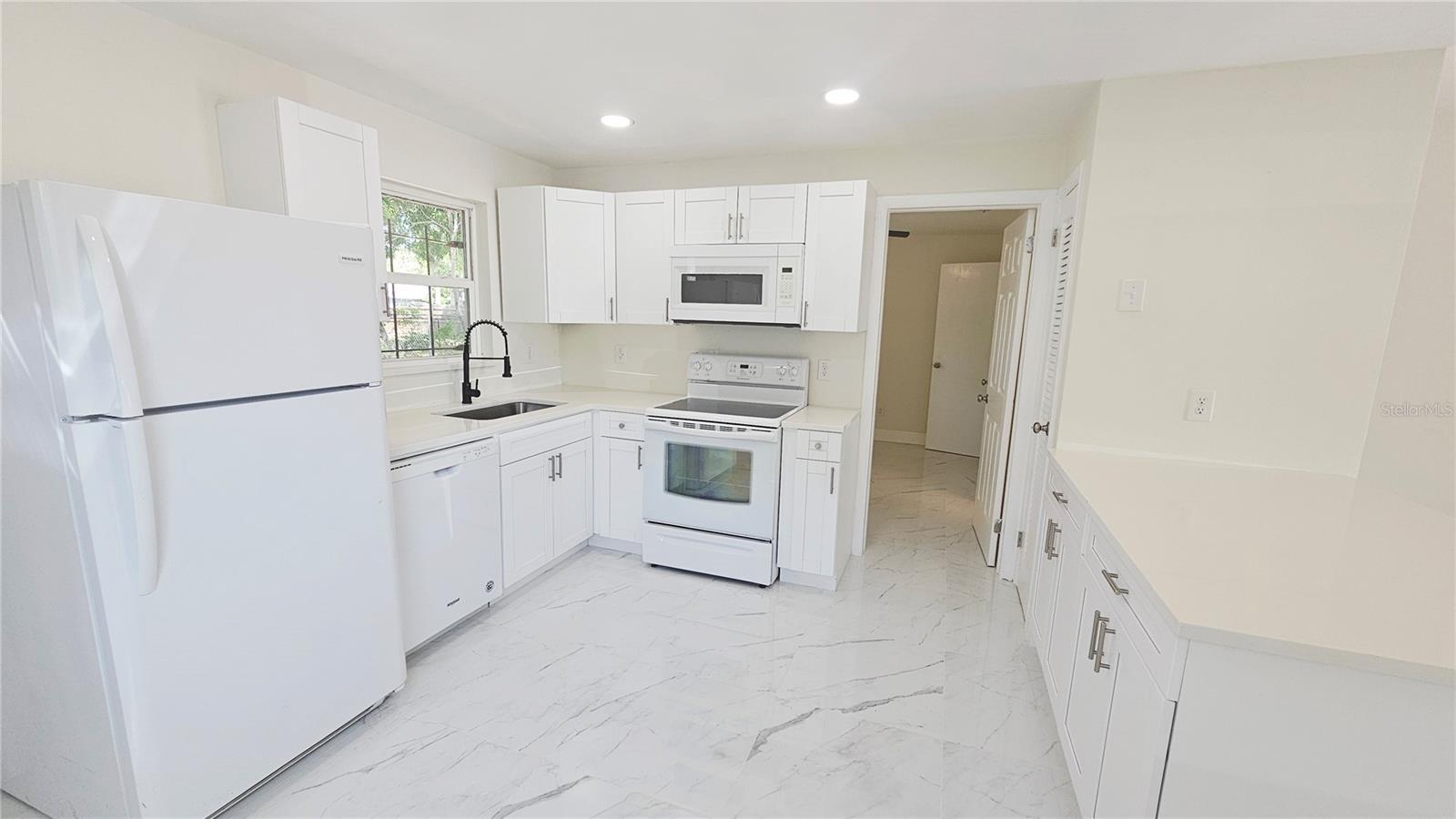 Image 6 of 27 For 708-712 Pennsylvania Avenue