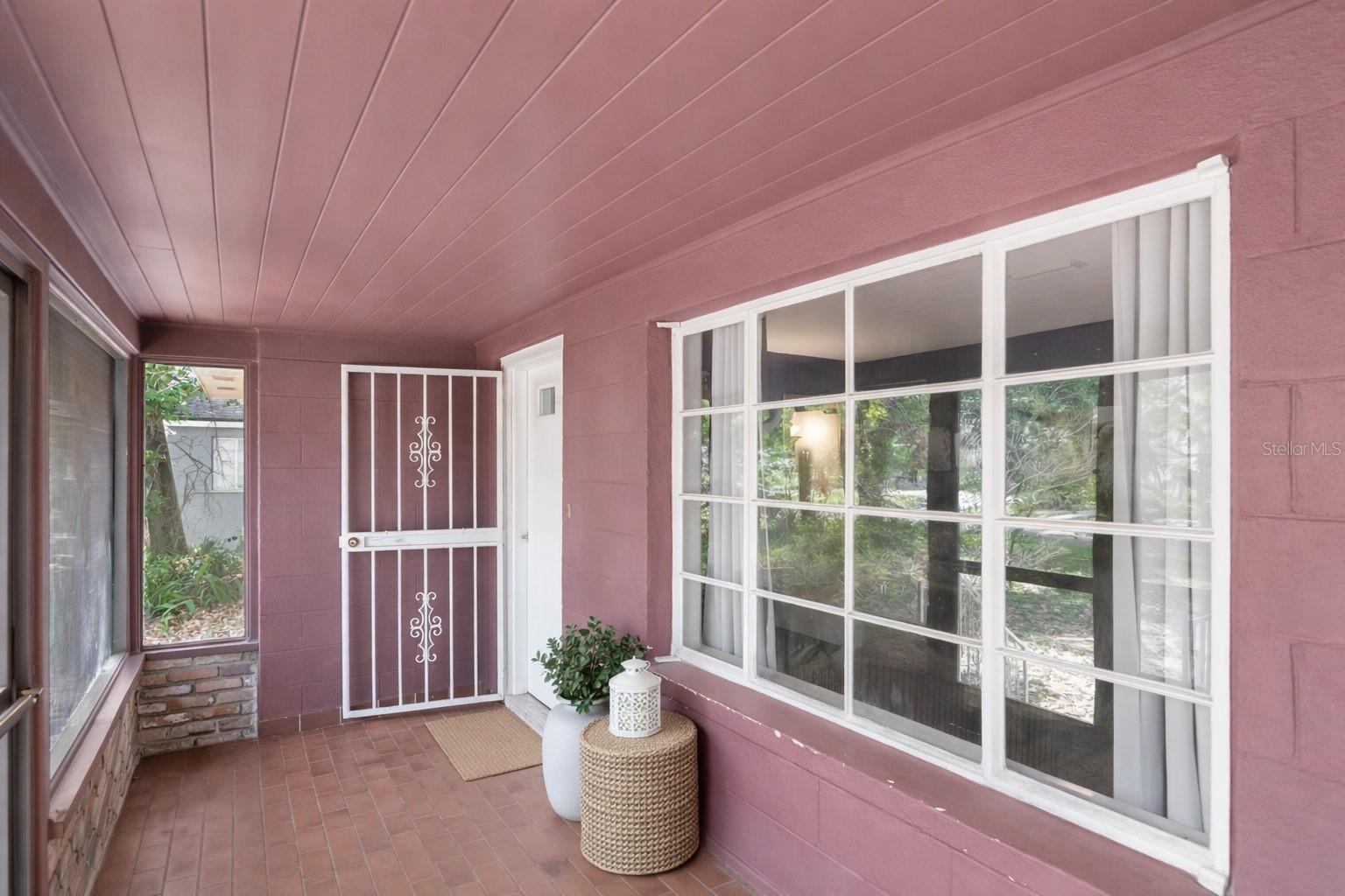 Listing photo id 11 for 817 Ohio Avenue