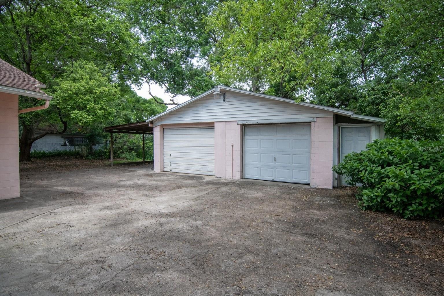 Listing photo id 13 for 817 Ohio Avenue