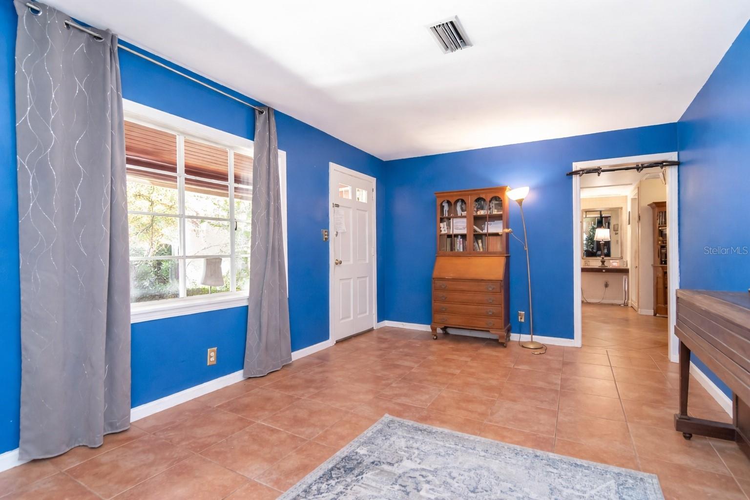 Listing photo id 19 for 817 Ohio Avenue