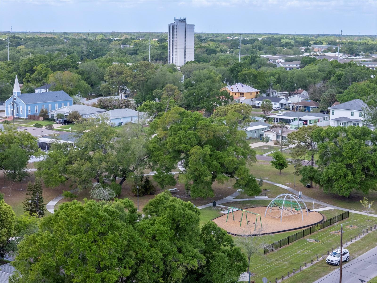 Listing photo id 3 for 817 Ohio Avenue